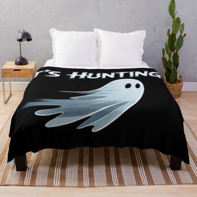 Phasmophobia It's Hunting Throw Blanket